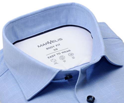 Marvelis Body Fit Jersey – elastická světle modrá košile s bílou kostkou