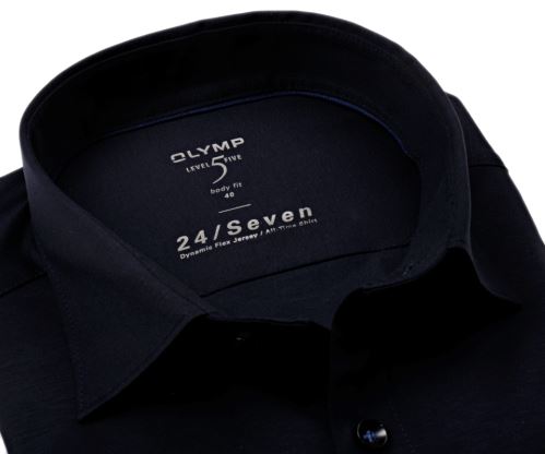 Olymp Level Five 24/Seven – tmavomodrá elastická košile - prodloužený rukáv Olymp Level Five 24/Seven – tmavomodrá elastická košile - prodloužený rukáv