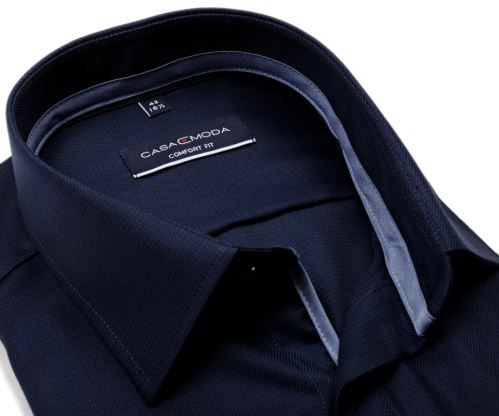 Casa Moda Comfort Fit – tmavomodrá košeľa s votkaným diagonálným prúžkom a vnútorným golierom