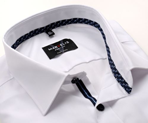 Marvelis Body Fit – bílá košile s tmavomodrým vnitřním límcem, manžetou a légou - prodloužený rukáv