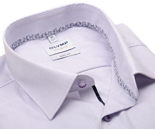 Olymp Level Five – fialová s jemnou strukturou, zdobeným vnitřním límcem a légou - krátký rukáv Olymp Level Five – fialová s jemnou strukturou, zdobeným vnitřním límcem a légou - krátký rukáv