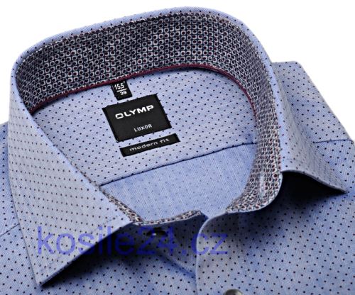 Olymp Modern Fit – modrá košile s vínově červenými puntíky a vnitřním límcem - prodloužený rukáv
