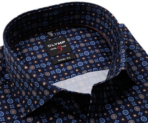 Olymp Level Five – dizajnová tmavomodrá košeľa s modro-hnedým vzorom - predĺžený rukáv