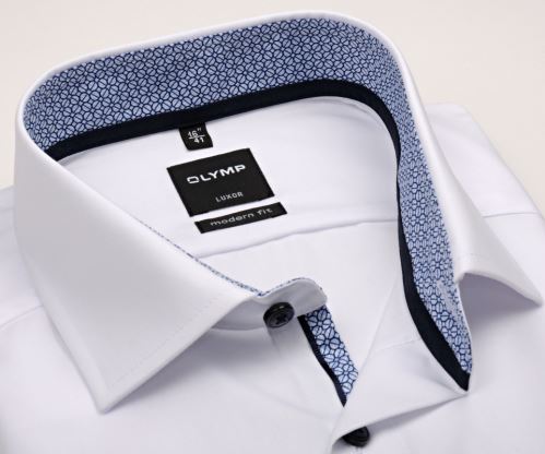Olymp Luxor Modern Fit – bílá košile s modro-bílým vnitřním límcem a manžetou - prodloužený rukáv