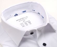 Marvelis Modern Fit Jersey – bílá elastická košile se zdobeným límcem a tmavomodrými knoflíčky - krátký rukáv