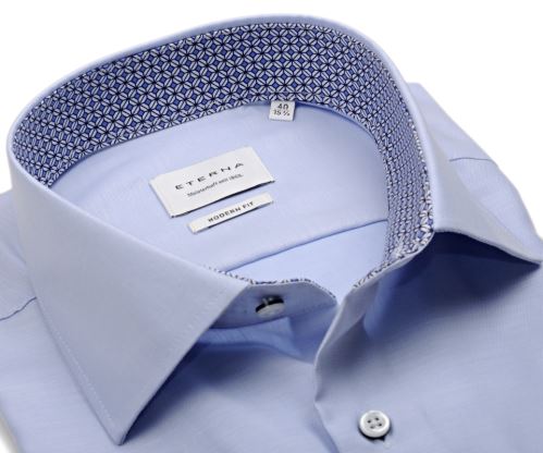 Eterna Modern Fit Cooling Effect - svetlomodrá košeľa s modrým vnútorným golierom - krátky rukáv Eterna Modern Fit Cooling Effect - svetlomodrá košeľa s modrým vnútorným golierom - krátky rukáv